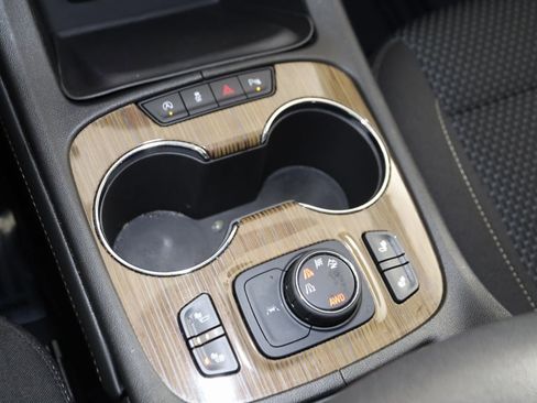 Used 2023 GMC Acadia SLE w/ Driver Convenience Package image 29