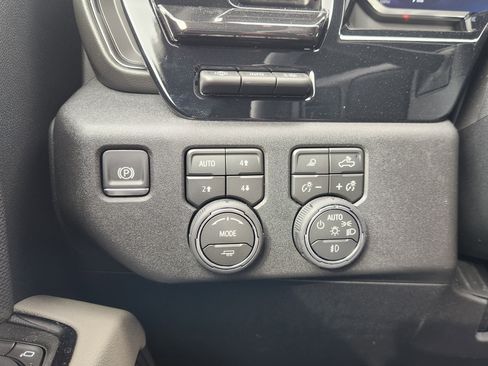 New 2026 Chevrolet Silverado 2500 ZR2 image 23