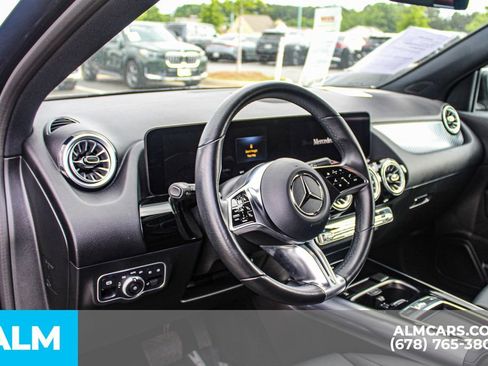 Used 2025 Mercedes-Benz GLA 250 image 33