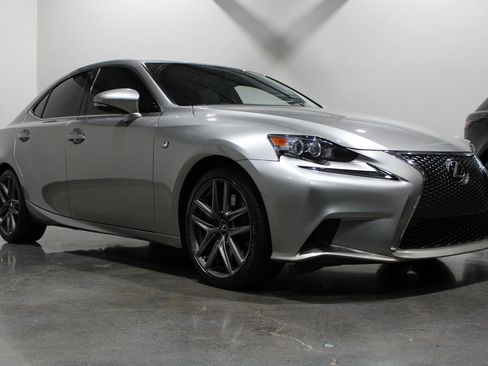 Used 2016 Lexus IS 200t image 2