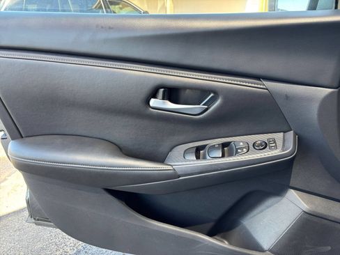 Used 2025 Nissan Sentra SV FWD image 18