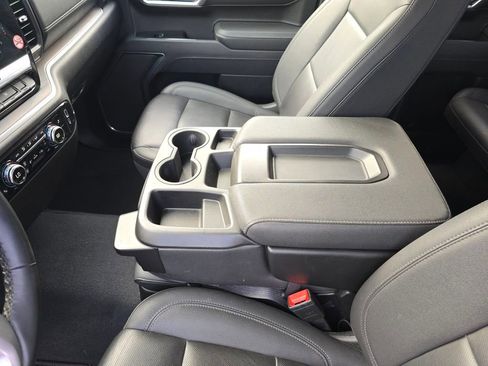 Used 2025 GMC Sierra 1500 SLT image 28