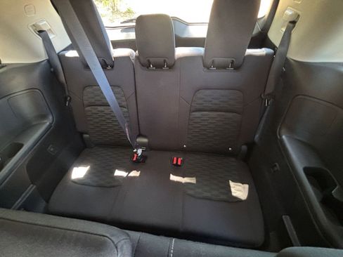 Used 2025 Nissan Pathfinder SV AWD/4WD image 31