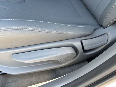 New 2025 Hyundai Elantra Sport image 18