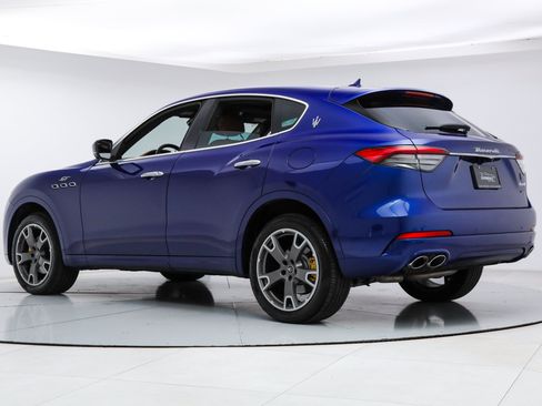 Certified 2023 Maserati Levante GT AWD/4WD image 3