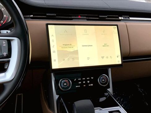 Used 2023 Land Rover Range Rover SE image 7