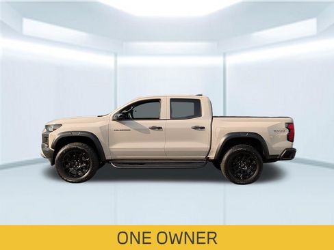 Used 2026 Chevrolet Colorado Trail Boss AWD/4WD image 2