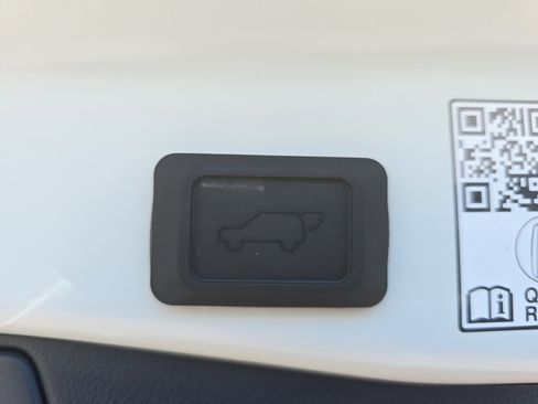 Used 2025 Toyota RAV4 XSE w/ Premium Package AWD/4WD image 13