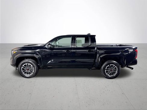 Used 2025 Toyota Tacoma TRD Sport image 9
