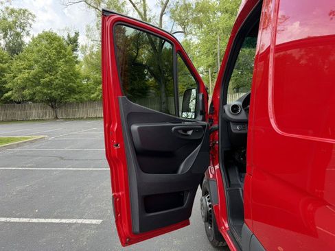 Used 2025 Mercedes-Benz Sprinter 3500 image 19