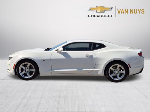 Used 2020 Chevrolet Camaro LT RWD image 8