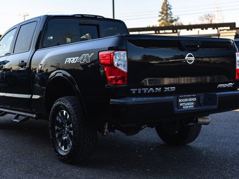 Used 2018 Nissan Titan PRO-4X image 13