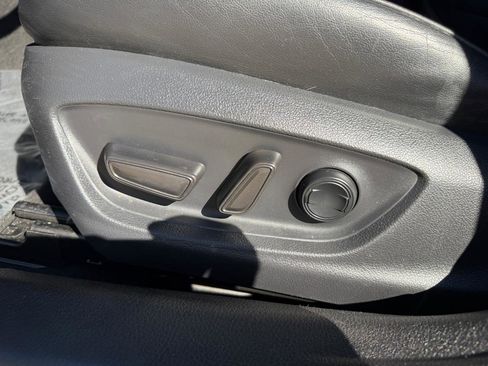 Used 2019 Toyota Avalon XSE image 15