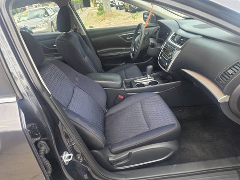 Used 2017 Nissan Altima 2.5 S w/ Power Driver Seat Package FWD image 10