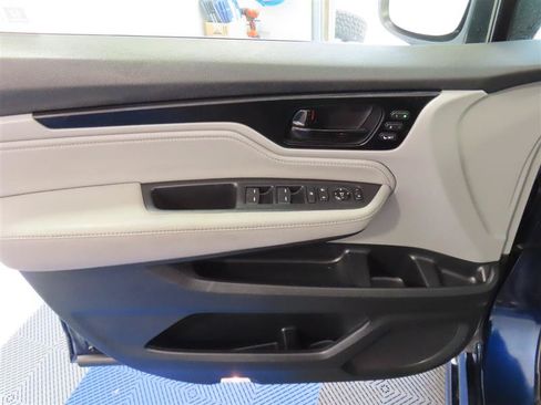 Used 2023 Honda Odyssey Touring image 16