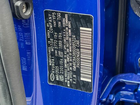 Certified 2025 Hyundai Venue SEL image 40