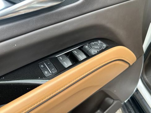 Used 2021 Cadillac Escalade ESV Sport RWD image 16