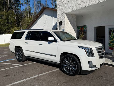 Used 2016 Cadillac Escalade ESV Platinum image 21