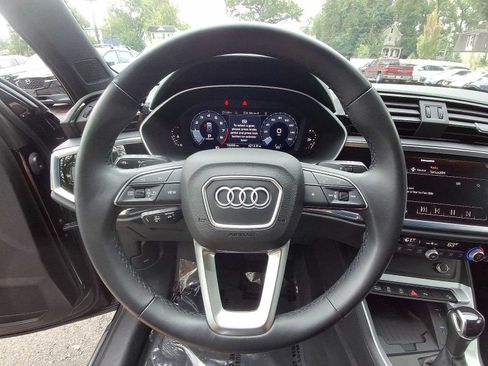 Used 2023 Audi Q3 2.0T Premium Plus w/ Premium Plus Package AWD/4WD image 22