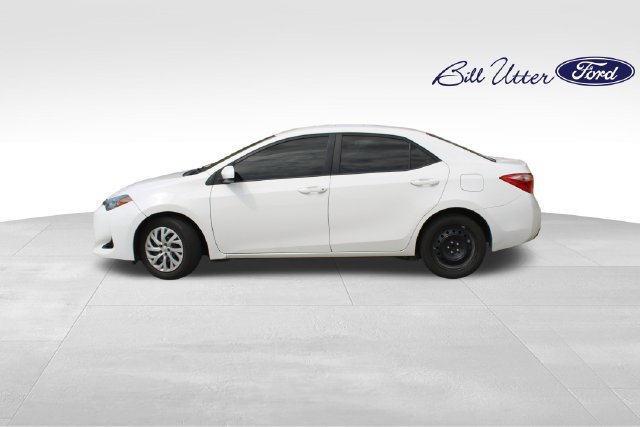 Used 2018 Toyota Corolla LE w/ Carpet Mat Package (TMS) FWD image 8