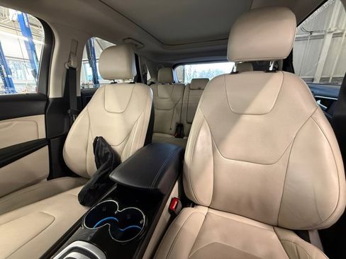 Used 2017 Ford Edge Titanium w/ Equipment Group 301A image 31