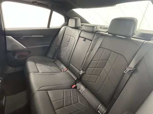 Used 2024 BMW i5 eDrive40i w/ M Sport Package image 32