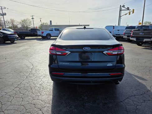 Used 2019 Ford Fusion SE image 24
