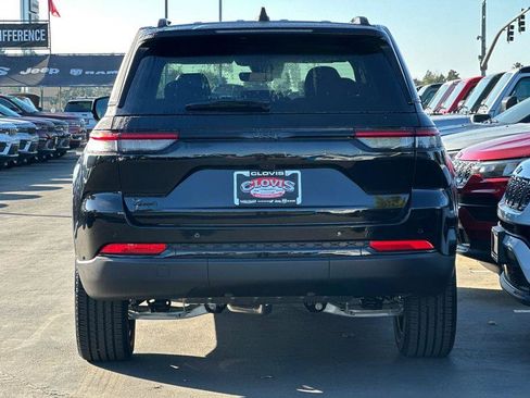 New 2025 Jeep Grand Cherokee Altitude image 5