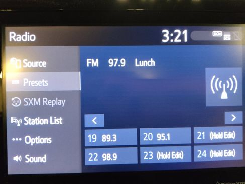 Used 2022 Toyota Corolla LE w/ LE Premium Package image 25