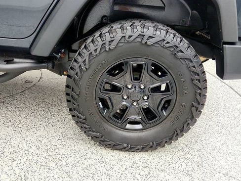 Used 2017 Jeep Wrangler Unlimited Sport AWD/4WD image 9