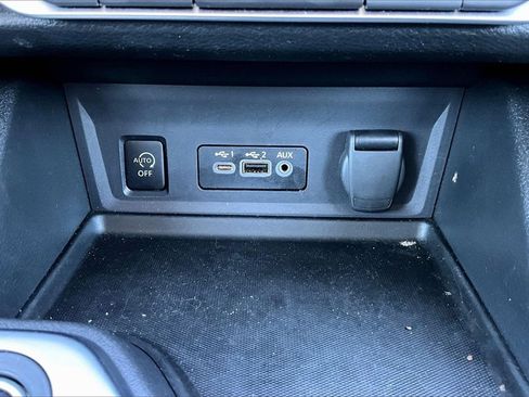 Used 2024 Nissan Sentra SR w/ SR Premium Package image 32