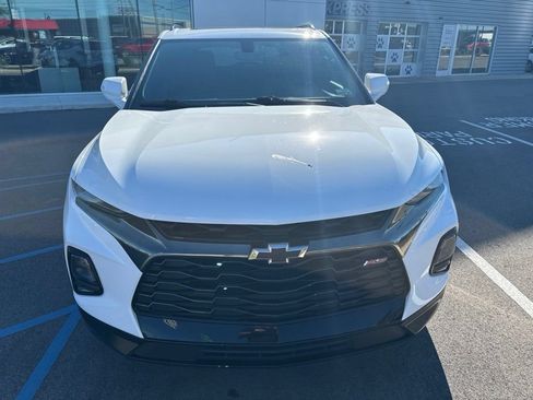 Used 2019 Chevrolet Blazer RS w/ Sun and Wheels Package FWD image 2