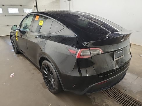 Used 2021 Tesla Model Y Long Range AWD/4WD image 6