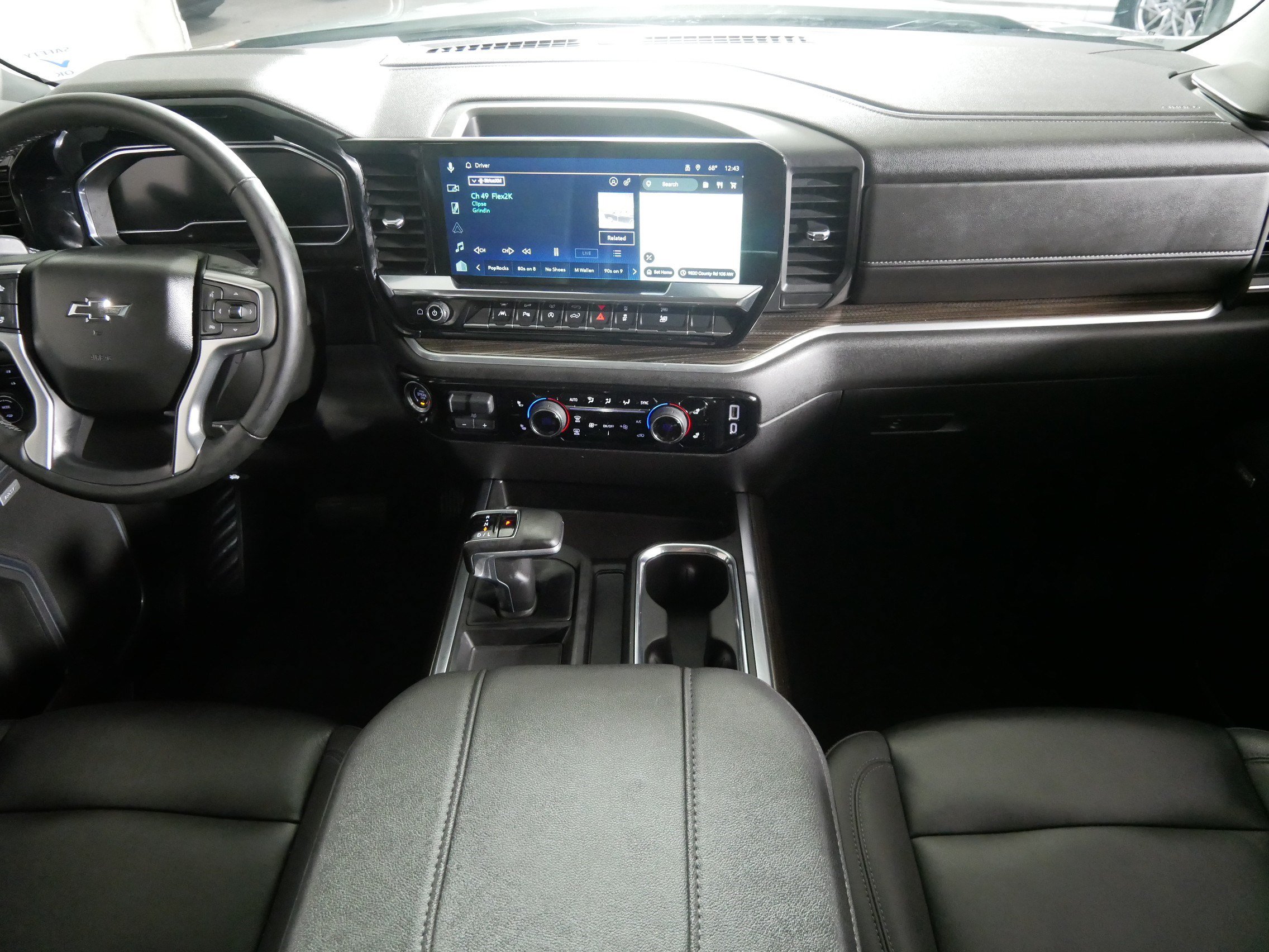 Used 2025 Chevrolet Silverado 1500 RST w/ RST All Star Premium Package AWD/4WD image 10