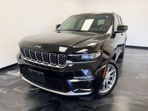 Used 2022 Jeep Grand Cherokee Summit w/ Luxury Tech Group V AWD/4WD image 20