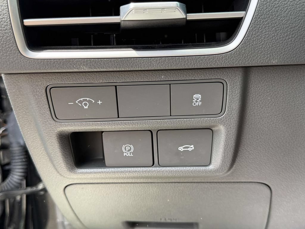Certified 2025 Hyundai Sonata SEL AWD/4WD image 22