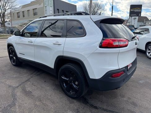 Used 2016 Jeep Cherokee Latitude w/ Cold Weather Group image 4