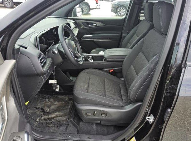 Used 2025 Chevrolet Traverse LT w/ Driver Confidence Package FWD image 7