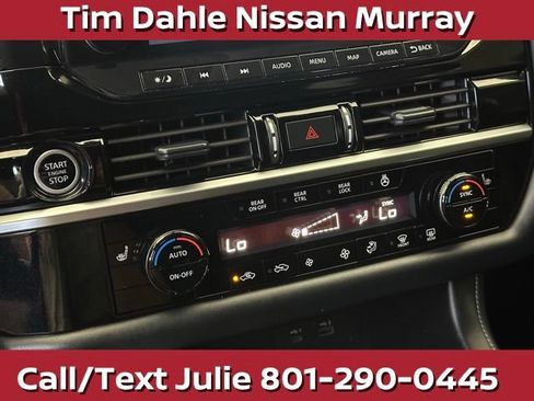 Used 2024 Nissan Pathfinder SL AWD/4WD image 29