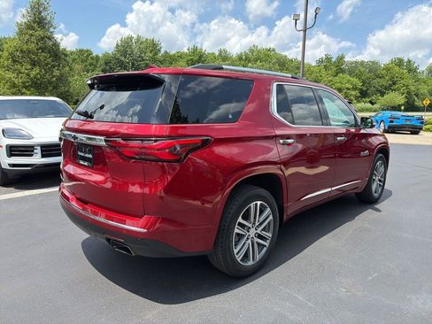 Used 2023 Chevrolet Traverse High Country AWD/4WD image 3