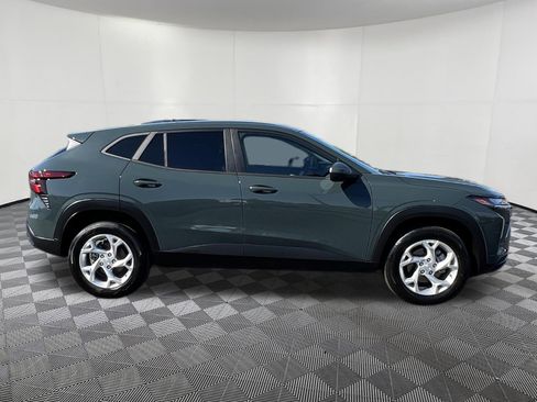 Used 2026 Chevrolet Trax LS w/ LS Convenience Package FWD image 7