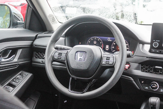 Used 2025 Honda Accord SE image 19