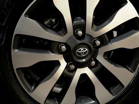 Used 2020 Toyota Tundra Limited image 10