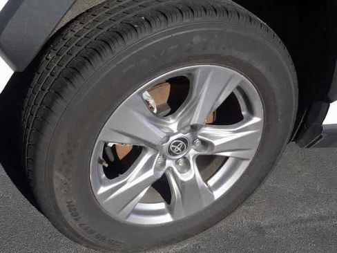 Used 2025 Toyota RAV4 XLE image 26