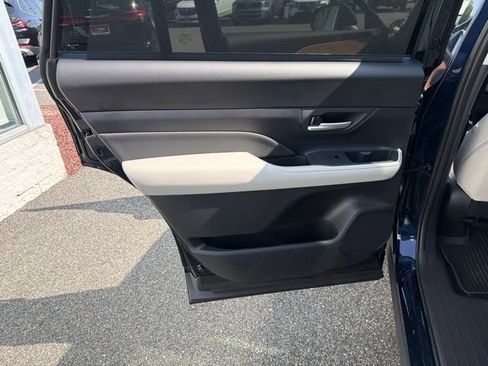 Used 2026 Toyota Grand Highlander AWD Hybrid image 15