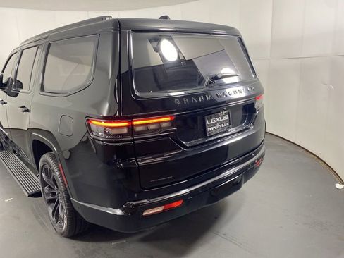 Used 2023 Jeep Grand Wagoneer Series II w/ Quick Order Packagew 28T AWD/4WD image 9