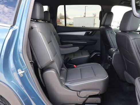 Used 2025 Buick Enclave Preferred image 13