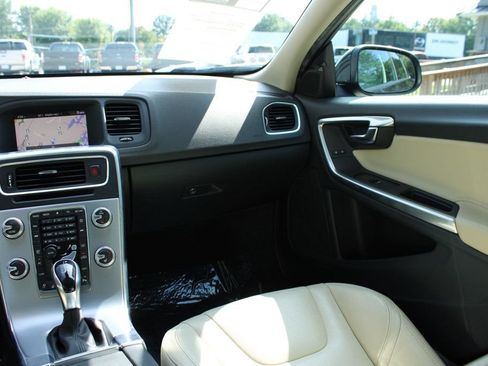 Used 2018 Volvo S60 T5 Dynamic w/ Vision Package FWD image 16