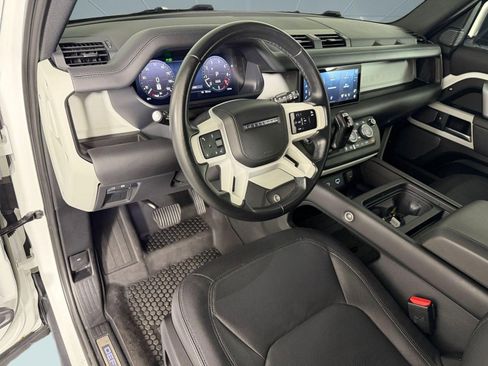 Used 2023 Land Rover Defender 110 X-Dynamic SE AWD/4WD image 4