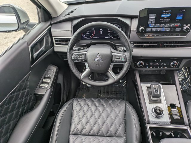 Used 2024 Mitsubishi Outlander SEL FWD image 16